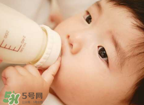 如何戒夜奶寶寶不痛苦？寶寶如何戒夜奶？