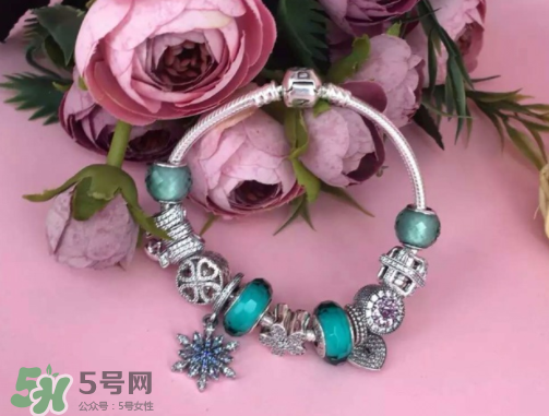 潘多拉手鏈好還是手鐲好？pandora手鏈和手鐲哪個比較好看？