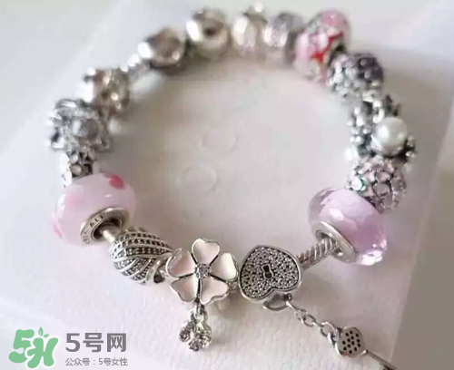 潘多拉手鏈好還是手鐲好？pandora手鏈和手鐲哪個比較好看？