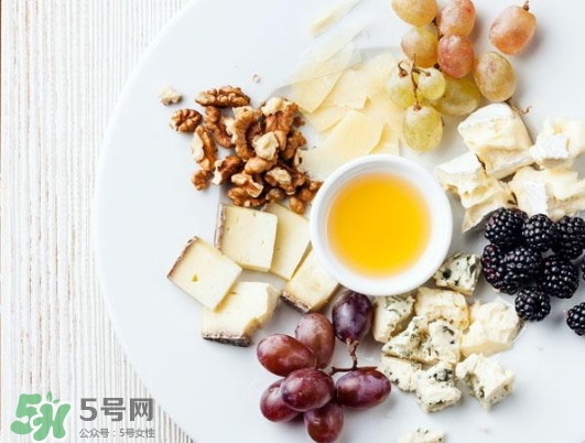 貼三伏貼不能吃什么？三伏貼不能吃什么食物？