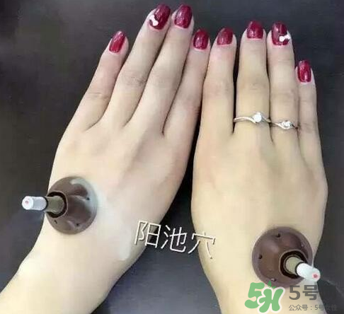 艾艾貼灸出水珠為什么？艾艾貼后有水珠要擦嗎？