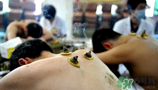 貼三伏灸癢是怎么回事？貼三伏灸癢怎么辦？