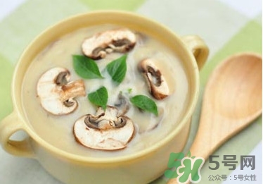 牛奶燉香菇可以治鼻炎嗎？牛奶燉香菇吃了有什么作用？