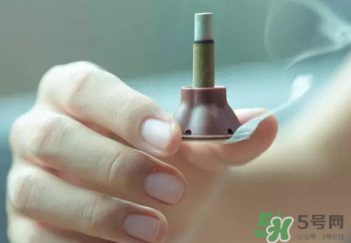 艾艾貼可以貼肚臍眼嗎？艾艾貼貼肚臍有什么作用？