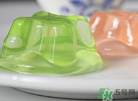 吉利丁片用冷水泡多久？吉利丁片做果凍的比例