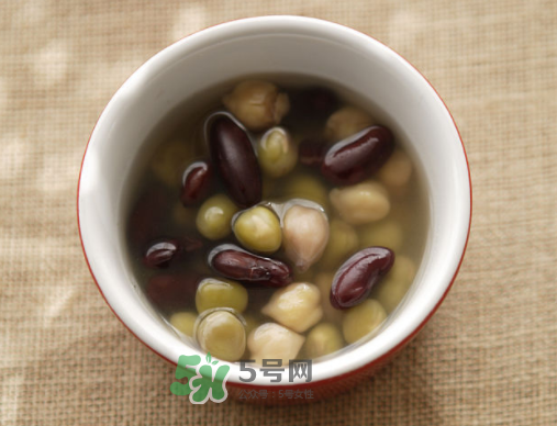 三伏天可以喝綠豆湯嗎？三伏天是喝綠豆湯還是喝生姜水？