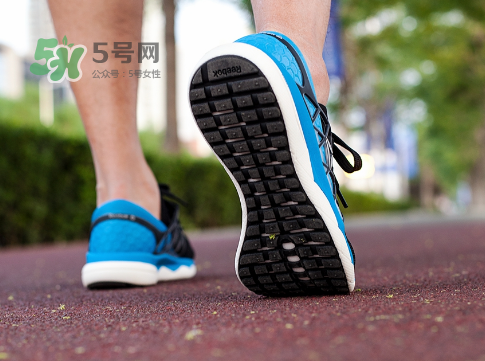 reebok floatride run腳感怎么樣？銳步floatride跑鞋測(cè)評(píng)