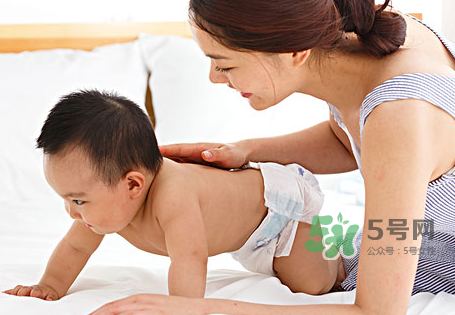 剖腹產(chǎn)后催乳按摩方法 剖腹產(chǎn)怎么催乳好？