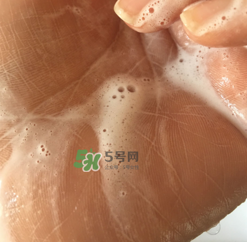 貝蜜清凈痘控油潔面啫喱怎么樣？貝蜜清祛痘控油潔面啫喱好用嗎？