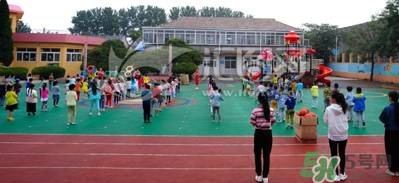 寶寶不去幼兒園怎么辦？寶寶不去幼兒園哭鬧怎么勸導(dǎo)？