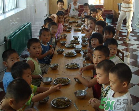 寶寶不去幼兒園可以嗎？寶寶可以不上幼兒園嗎？