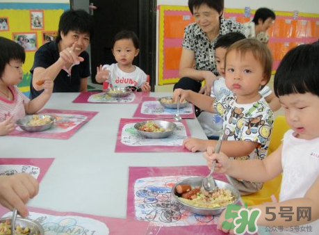 寶寶不去幼兒園可以嗎？寶寶可以不上幼兒園嗎？