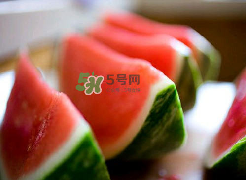 三伏天坐月子可以吃西瓜嗎？三伏天坐月子吃西瓜好嗎？
