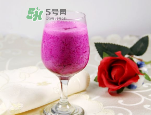 紅心火龍果能和酸奶一起吃嗎？紅心火龍果和酸奶榨汁好嗎？