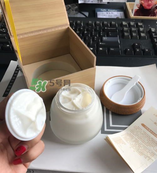 膜法世家白松露睡眠面膜怎么樣？膜法世家睡眠面膜好用嗎？