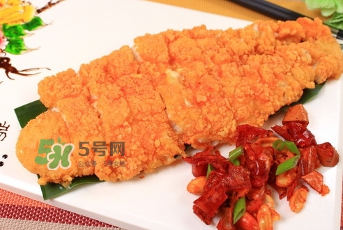 金鱒魚清蒸為什么變黑？食用金鱒魚有什么好處