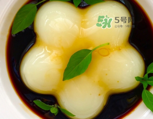 涼糕是什么做的？涼糕要用清水泡多久