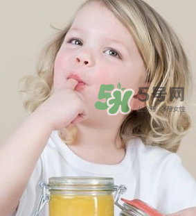 兒童多大可以吃鹽？兒童吃鹽的注意事項