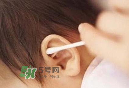 兒童耳屎成硬塊怎么辦？兒童耳屎成硬塊有危害嗎？