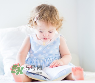 夏天寶寶頭上長紅疙瘩怎么回事？夏天寶寶頭上長東西怎么辦？