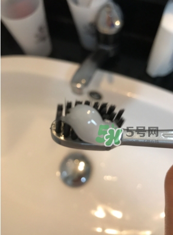 lg竹鹽牙膏怎么樣？lg竹鹽按壓牙膏怎么用？