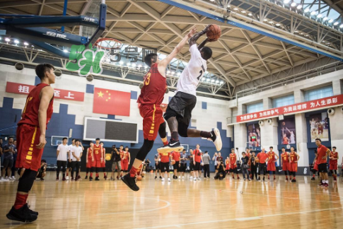 歐文同款黑白鴛鴦夜光kyrie 3怎么定制_在哪里買？