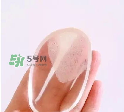 硅膠粉撲用哪一面？硅膠粉撲用法