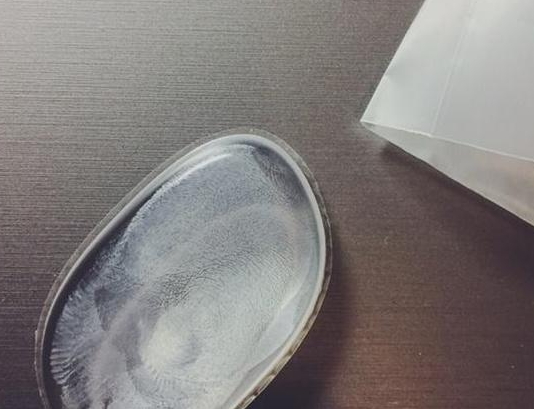 硅膠粉撲和氣墊粉撲哪個好用？硅膠粉撲和氣墊粉撲對比