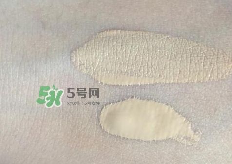 硅膠粉撲和海綿粉撲哪個好？硅膠粉撲和美妝蛋哪個好