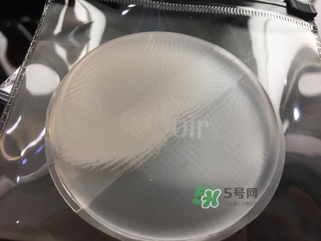硅膠粉撲可以用散粉嗎？硅膠粉撲可以用干粉嗎？