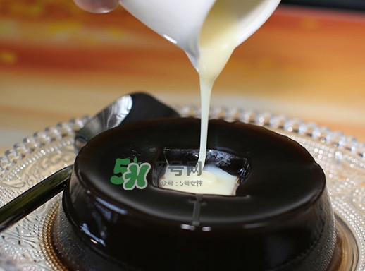 龜苓膏哪個牌子正宗？傳統(tǒng)的龜苓膏如何熬制