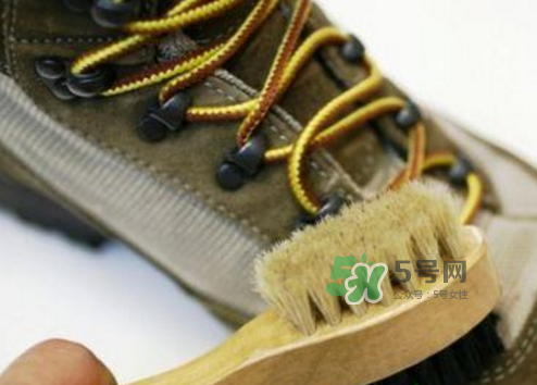 vetements與reebok聯(lián)名eomji表情運(yùn)動(dòng)鞋會(huì)發(fā)售嗎？
