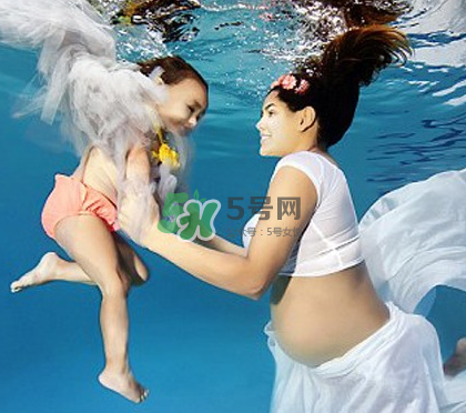 家里有寵物狗對孕婦好嗎？懷孕了家里有寵物要緊嗎？