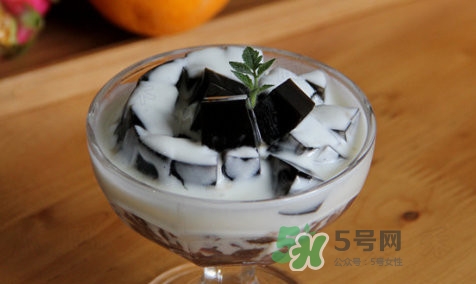 龜苓膏能帶上飛機(jī)嗎？龜苓膏能去火嗎？