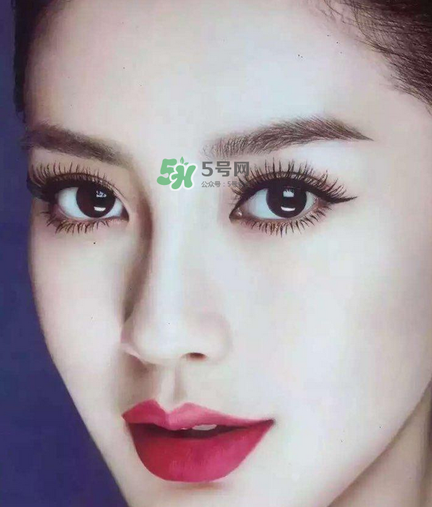 做美瞳線(xiàn)可以化妝嗎？紋美瞳線(xiàn)多久可以化妝？