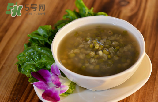 雞蛋和綠豆湯能一起吃嗎？綠豆湯可以和雞蛋一起吃嗎？