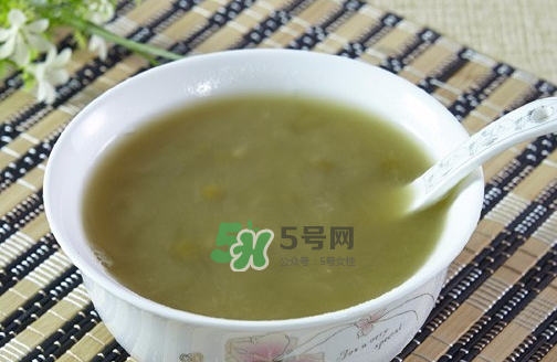 喝完啤酒可以喝綠豆湯嗎？啤酒和綠豆湯能一起喝嗎？