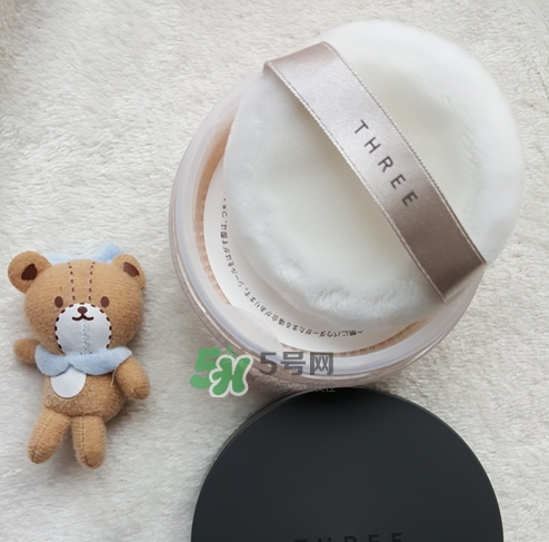 three散粉怎么樣？three自然植物透光散粉色號