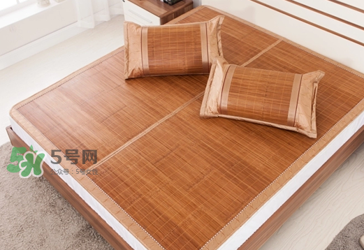 三伏天坐月子可以睡涼席嗎？夏天坐月子可以睡涼席嗎？