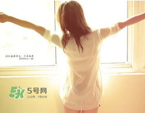 三伏天坐月子可以開窗戶嗎？夏天坐月子能開窗戶嗎？