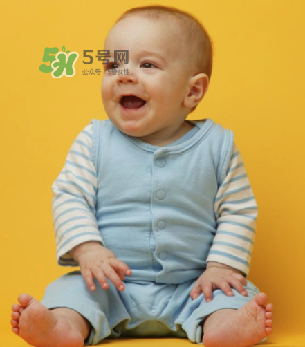 6個月寶寶不能喝水嗎？寶寶多大可以喝水呢？