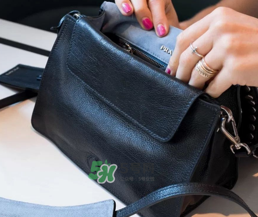 prada etiquette手袋尺寸多大？prada etiquette尺寸有幾種？