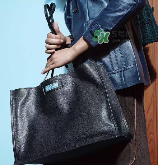 prada etiquette手袋尺寸多大？prada etiquette尺寸有幾種？
