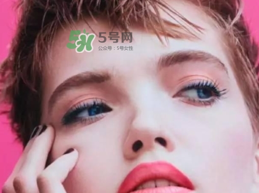 迪奧雙色夾心唇膏多少錢？dior迪奧夾心唇膏上市時間