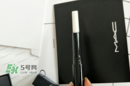 mac唇部打底膏怎么用？mac唇部打底使用方法