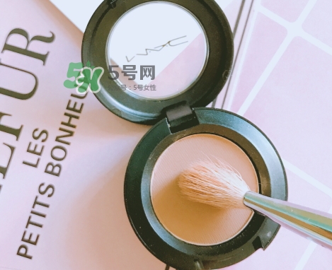 mac焦點小眼影怎么樣？mac時尚焦點小眼影好用嗎