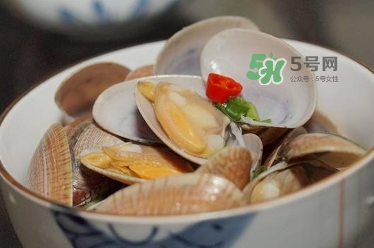 煮花蛤是開水還是冷水？花蛤用冷水還是熱水？