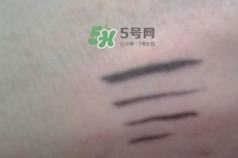 mac眼線液筆怎么用？mac魅可眼線液筆使用方法