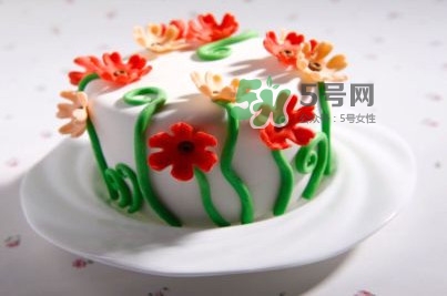 翻糖蛋糕師為什么那么火？翻糖蛋糕為何被稱為天價(jià)蛋糕