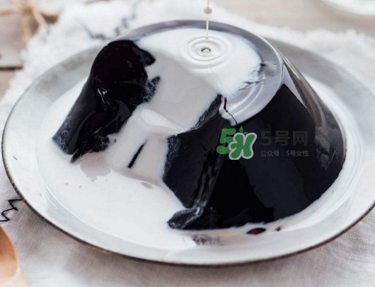 燒仙草里一般加什么？燒仙草為什么叫燒仙草